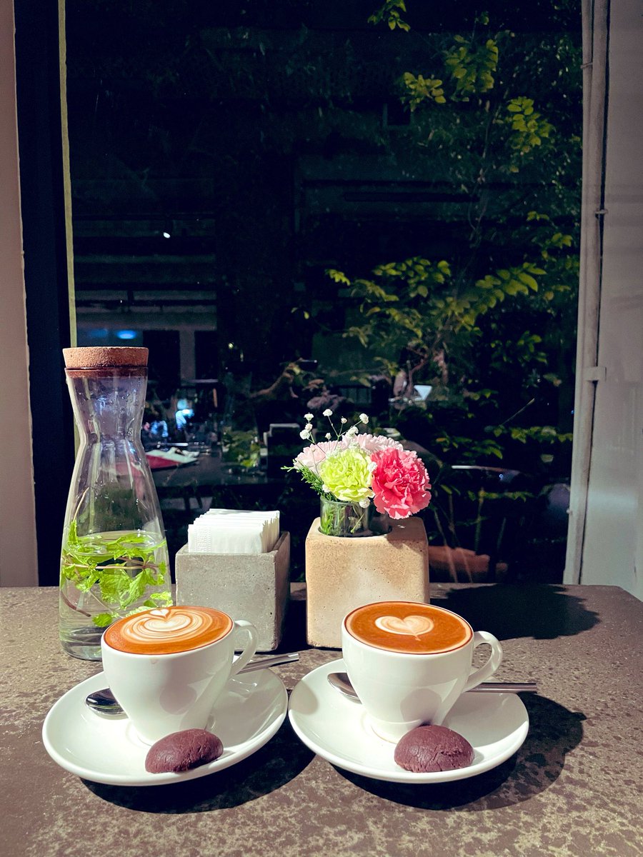 meet_coffeegeek's tweet photo. Roasted longer. Roasted hotter. Bold, smoky, rich, and low in acidity - Dark Roast 
#CoffeeDiplomacy 

जय हिन्द 🇮🇳 https://t.co/87OTbsXoOM