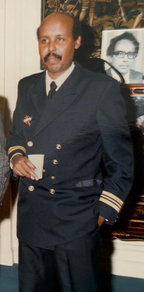 FaqiAlis's tweet photo. This is Colonel Moalin Mohamed, known as Tuute, a veteran Somali Marine. After the Somali government collapsed in 1991, he remained in the abandoned Somali Embassy building 26 Rue Dumont D’Urville in Paris for more than 25 years. He had served as Somalia’s Deputy Military Attaché and later as Military Attaché during the regime of Siyad Barre.

Fearing that squatters might take over the building and important embassy documents could be lost, Colonel Tuute chose to stay. He lived in a small room without hot water and received no salary. Through those difficult years, he endured hardship to protect the embassy property and records for the Somali people.

His sacrifice deserves recognition. I hope that one day Somali authorities will honor him as one of the Somalis who helped safeguard the nation’s property during one of its most difficult periods.

I last met Colonel Tuute in Mogadishu in 2024. Even then, he remained devoted to serving his country with pride. Sadly, he is now ill. He deserves our prayers, respect, and gratitude.

AF- SOMALI

Kani waa Gaashaanle Sare Moalin Mohamed, oo loo yaqaan Tuute, halyeey ruug-cadaa ee ka tirsan ciidanka Badda ee Somalia. Ka dib markii ay dowladdii Soomaaliya burburtay 1991, wuxuu in ka badan 25 sano ku degana dhismaha Safaaradda Soomaaliya ee ku taal 26 Rue Dumont D’Urville, Paris oo cidla looga tegay. Wuxuu xilligii taliskii Siyaad Barre soo noqday ku-xigeenka u qaabilsanaa arrimaha milatariga ee safaaradda, dabadeedna noqday sarkaalka milatariga ee safaaradda.

Isagoo ka baqayay in dadka Homeless-ka oo af ingriisiga loo yaqaano Squatters ay la wareegaan dhismaha, isla markaana ay lumaaan dukumentiyada muhiimka ah ee safaaradda, ayuu Gaashaanle Tuute go’aansaday inuusan ka tegin. Wuxuu ku noolaa qol yar oo aan lahayn biyo kulul, mushaharna ma qaadan jirin. Sannadahaas adag, wuxuu u adkaystay duruufo qallafsan si uu hantida iyo diiwaannada safaaradda ugu ilaaliyo shacabka Soomaaliyeed.

Dadaalkiisa iyo naf-hurnimadiisu waxay mudan yihiin in la aqoonsado. Waxaan rajaynayaa in maalin maalmaha ka mid ah ay dowladda Soomaaliya ku maamuusi doonto inuu ka mid yahay Soomaalidii ka qayb qaadatay ilaalinta hantida qaranka xilli dalka soo marayay marxaladihii ugu adkaa.

Markii iigu dambaysay ee aan la kulmo Gaashaanle Tuute waxay ahayd Muqdisho sannadkii 2024. Xilligaasna weli wuxuu dalkiisa ugu adeegayay sharaf iyo waddaniyad. 

Nasiib darro, hadda G/Sare Tuute wuu xanuunsan yahay. Wuxuu mudan yahay ducadayada, ixtiraamkayaga iyo mahadnaqayaga.