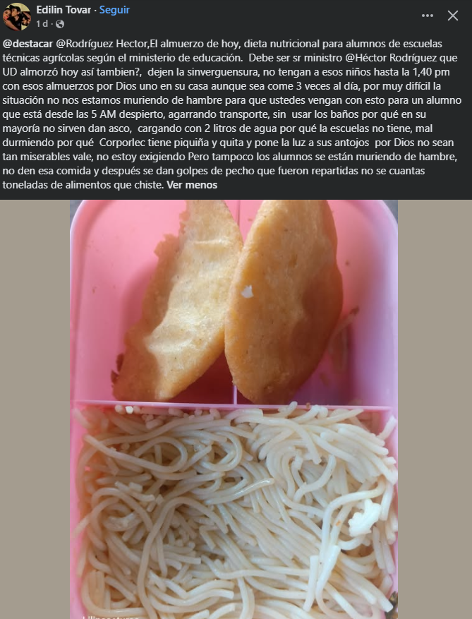 LuisCarlos's tweet photo. Otro de los crímenes de Estado son los almuerzos que da el Ministerio de Educación en algunos colegios públicos. Por años eliminaron el Programa de Alimentación Escolar. Ahora lo reactivaron en ciertas partes pero con esta dieta: una ración de pasta sin nada y una arepa frita. https://t.co/9xM6v2TSiu