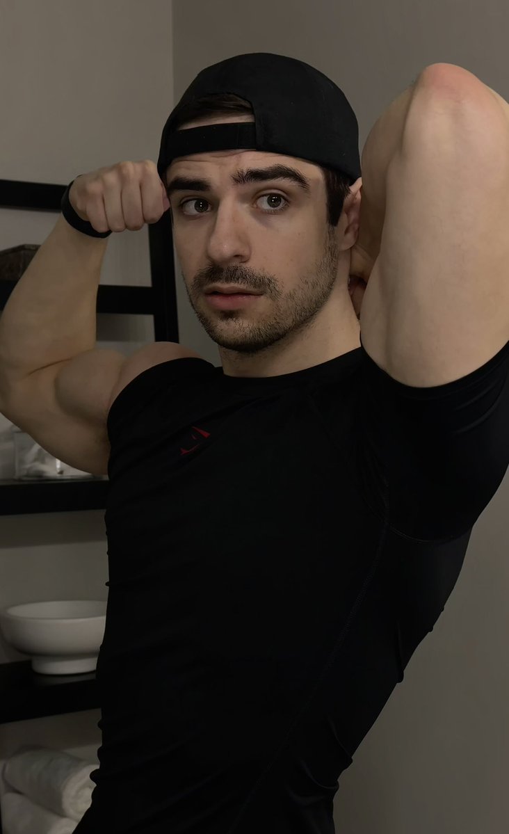 t_kobs's tweet photo. Last day of Biceptember https://t.co/ClvoytEFQ9