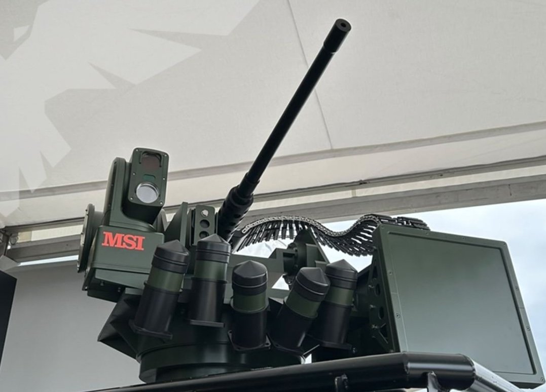 GredLestrade's tweet photo. This thing looks pretty cool, but when drones are flying all over the sky, is it really possible to hit them accurately just using machine gunsd https://t.co/HbxnYalJsj