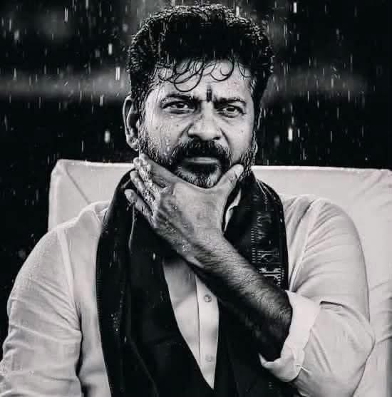 NKishoreKala's tweet photo. "నాపేరు మార్చుకుంటా" అంటూ కేటీఆర్ కు ముఖ్యమంత్రి రేవంత్ రెడ్డి బహిరంగ సవాల్💪💪హైటెక్ సిటీలోని Deccan Serai ఫైవ్ స్టార్ హోటల్స్ నీ పేరు మీద ఉందని నిరూపిస్తా,కేటీఆర్ నువ్వు అయితే ఛాలెంజ్ విసురు,తప్పయితే నాపేరు మార్చుకుంటా🔥🔥....

#cmrevanthreddy #RevanthReddy #revanthreddyanumula https://t.co/JTcHUVDcNa