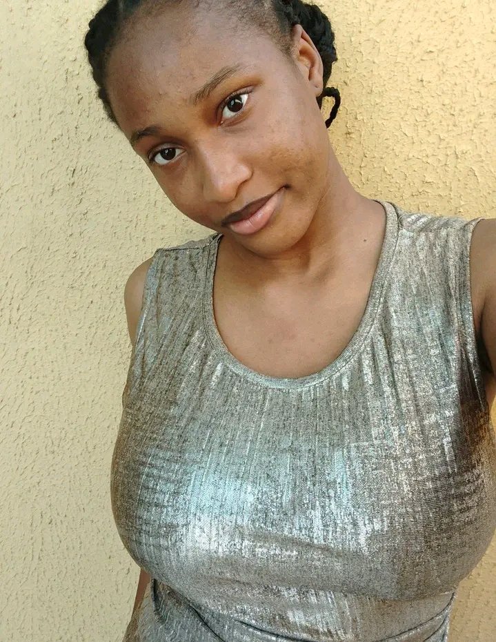 kingfavido's tweet photo. I saw someone on this space who captivated my essence. Maybe I am in love. She is sure damn a jewel. "The beautiful ones are not yet born" however princess you have been birthed. I confess that I am in love 💖💖✨ https://t.co/ncZVaUT9uz