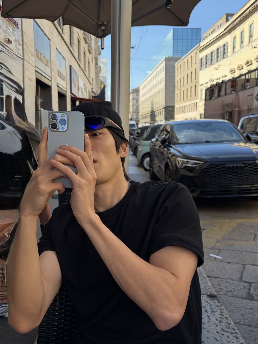 warangngisuh's tweet photo. meanwhile แจนชอบเบสิคไอเทมมาก ชีเบสออนเบสิคตลอดดดดด หนูชอบสบายๆคอมฟี่เท่าน้านอะ 🐈🐈 https://t.co/BRTY7gFS6i