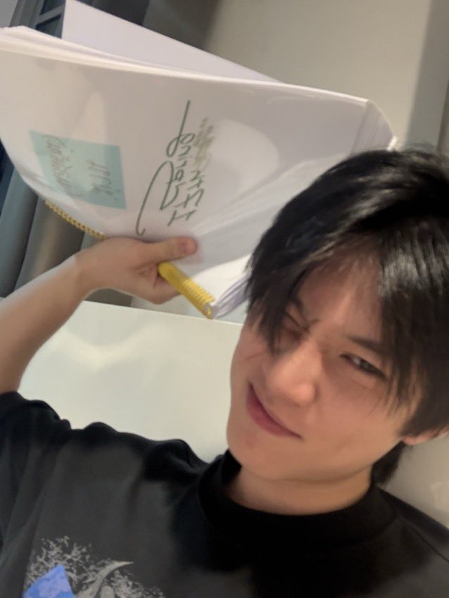 rhodeletter's tweet photo. ‘i‘ll be a good boy and finish my homework before bed everyday ☺️’
 
omg he so cuteee ma good boiii <3

🍃🐣 #17thSpringSeries #aston_lv https://t.co/I8VIXn0xXn