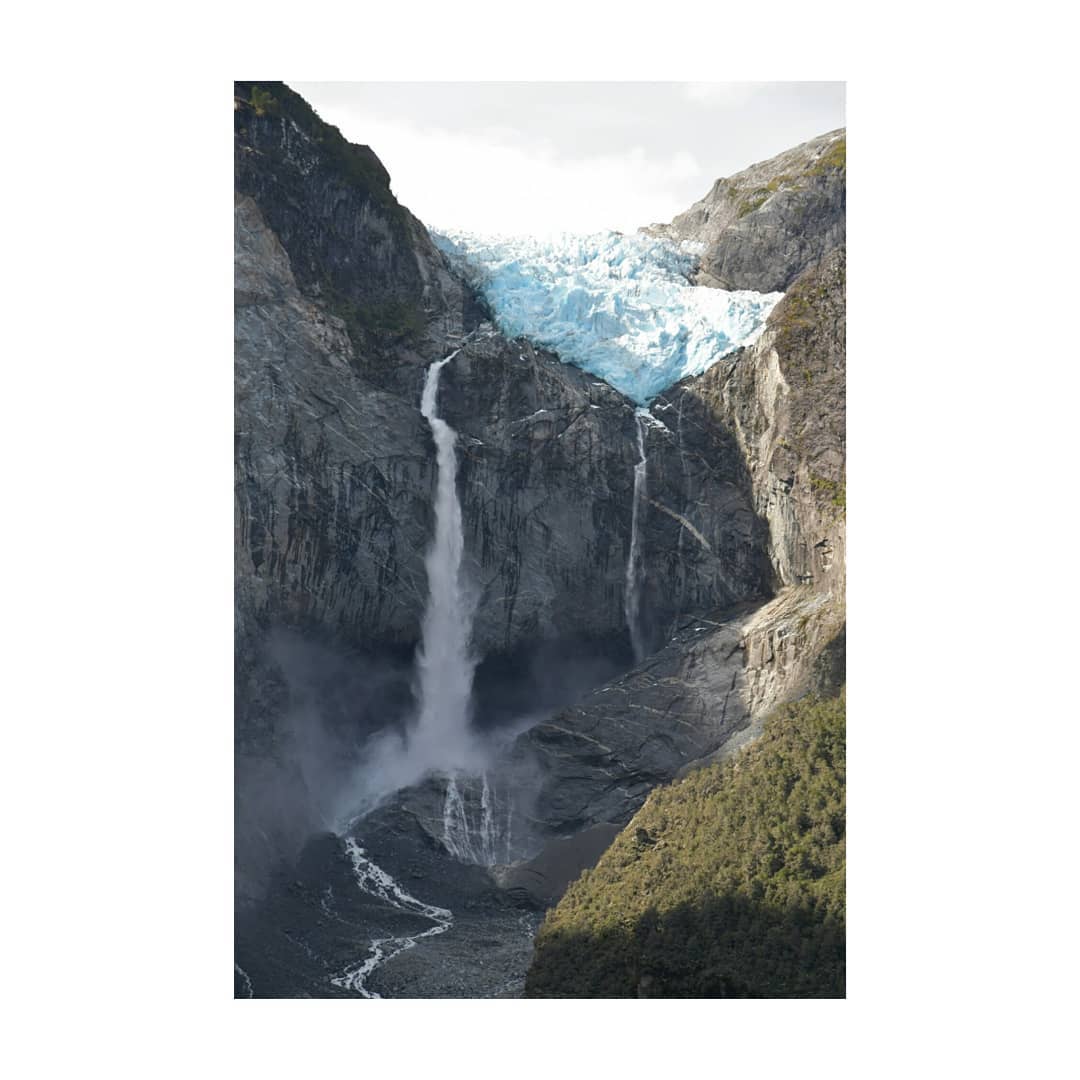 DedeAndrezinho's tweet photo. Ventisquero Colgante... #ventisquerocolgante #hängegletscher #carreteraaustral #ruta7 #adventures #ontheroad #summer #patagonia #southernatmosphere #patagoniaroadtrip #chile #argentinien #argentina #argentinatravel #chiletravel #photography #nikon https://t.co/7CneT9g8cZ