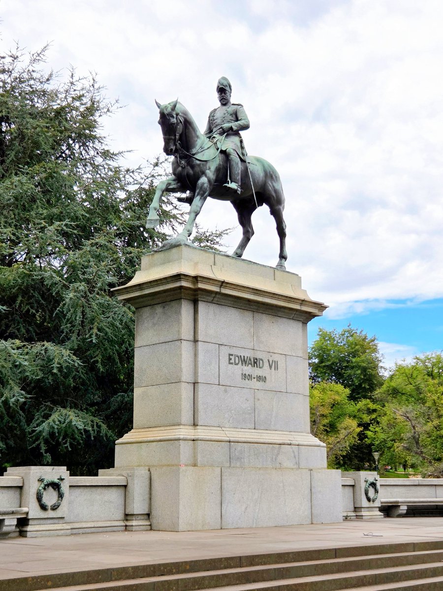 3373now's tweet photo. ----------
ｷｭ ｷｭ
ﾊﾟﾝ ﾊﾟﾝ
----------

不二周助 / メルボルン
Floral Clock, Edward VII Monument

（『新テニスの王子様 36』357話） https://t.co/DohtmDyQ2a