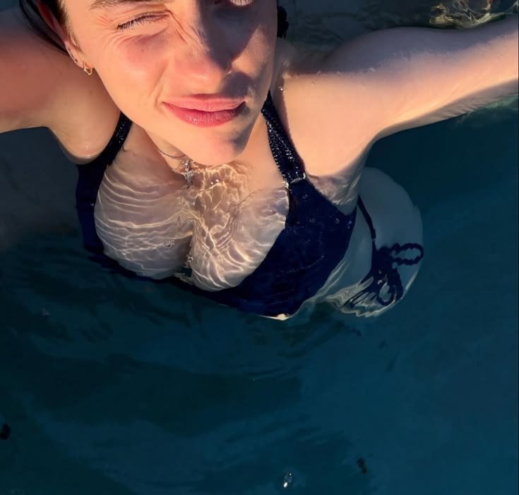 tn_10mbilli's tweet photo. #billie #eilish https://t.co/qOdlVyAeM2