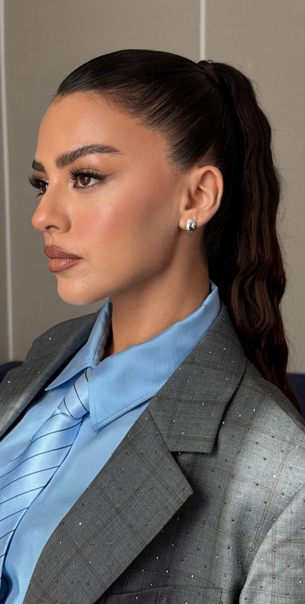 yildizvids's tweet photo. her side profile is INSANE https://t.co/xA6OnLPpyw