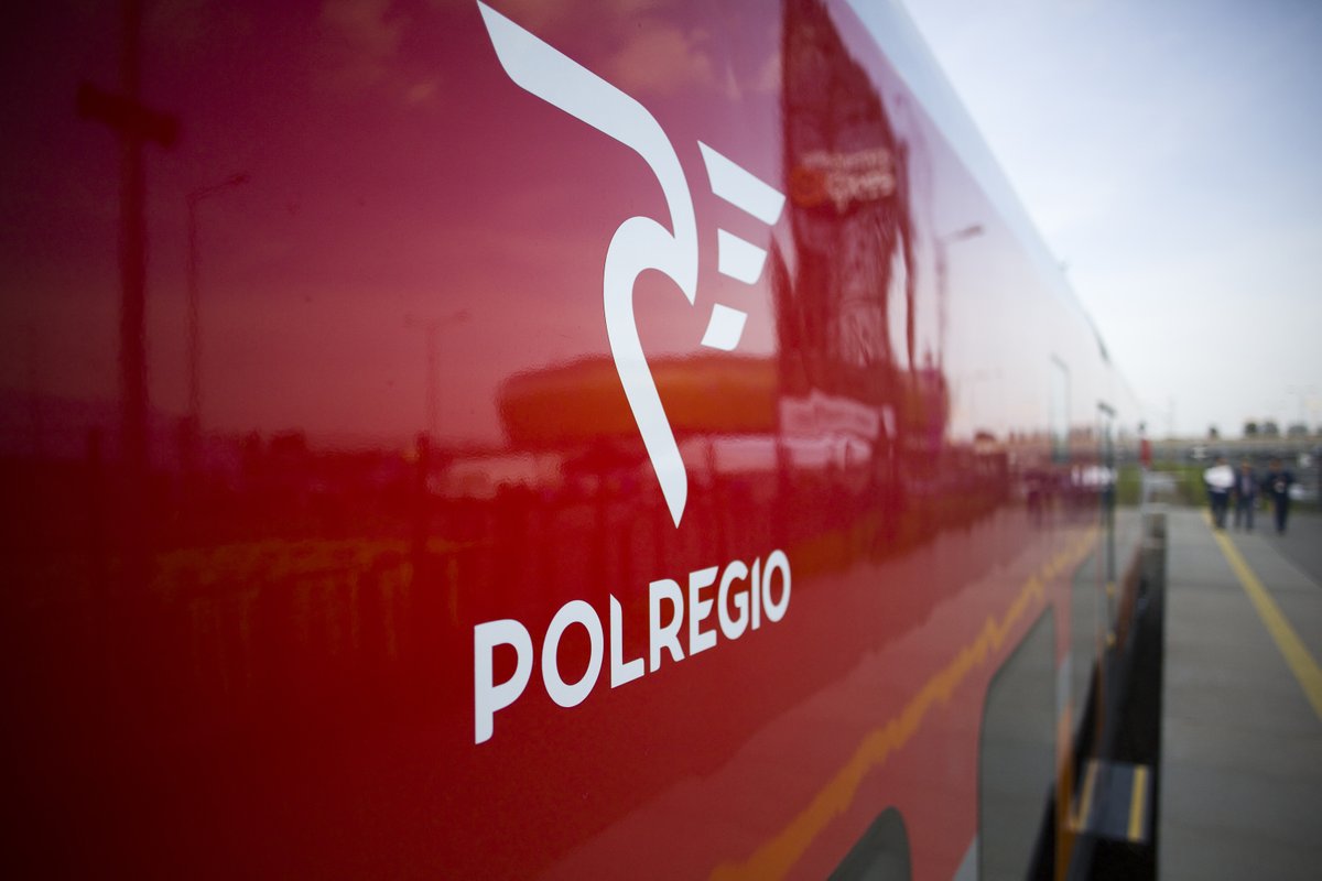 POLREGIO_PL's tweet photo. Zarząd POLREGIO S.A. w pełnym składzie. Członkiem Zarządu ds. Technicznych został Krzysztof Uberman – menedżer i ekspert branży kolejowej.
Więcej: https://t.co/36a8uXplVG https://t.co/96x49d4Q5R