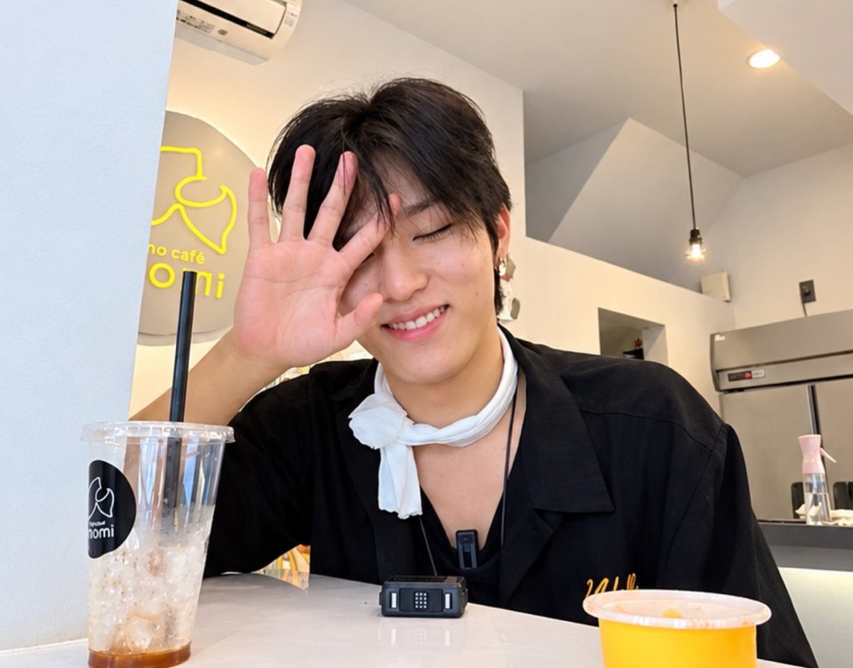 teu_kyaa's tweet photo. mau dikata apapun sama orang kamu tetap menjadi cantik kita kok Jjeong😭🙏🏻 https://t.co/yYl3bfmLZZ