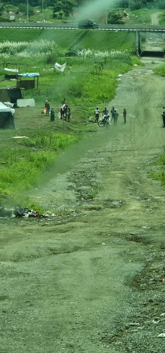 JLLauCruz's tweet photo. De nuevo los invasores del Terreno de Rana de Oro. Que más podemos hacer? @MinSegPma @MinGobPma @PGN_PANAMA @policiadepanama esto es en estos momentos. https://t.co/1Zh33fplo6