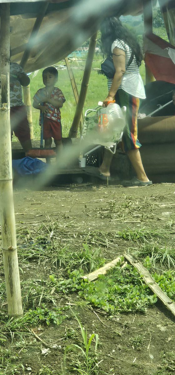 JLLauCruz's tweet photo. De nuevo los invasores del Terreno de Rana de Oro. Que más podemos hacer? @MinSegPma @MinGobPma @PGN_PANAMA @policiadepanama esto es en estos momentos. https://t.co/1Zh33fplo6