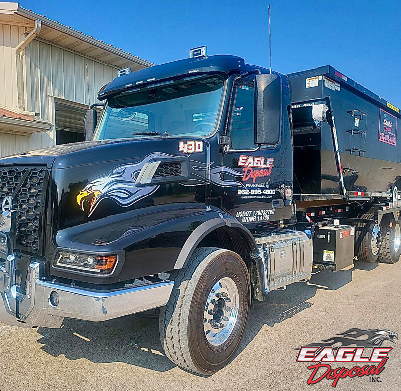 eagledisposal's tweet photo. From small renovations to major construction projects, Eagle Disposal offers dumpster sizes ranging from 15 to 30 yards to help keep your job site running smoothly. We make it easy! Contact us for free estimate. https://t.co/iatQ91WpE3 https://t.co/r3wBaucDCu