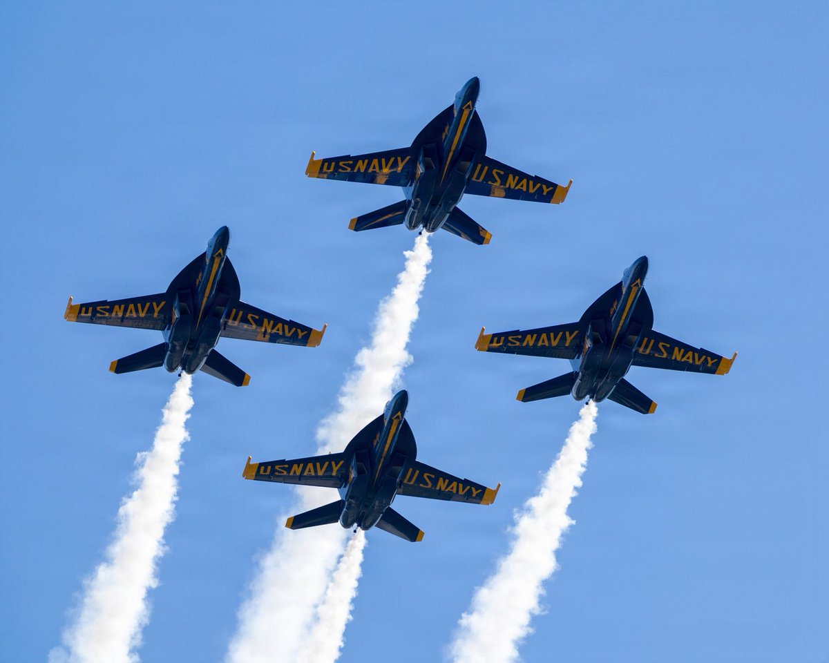 US2ndFleet's tweet photo. NAS Oceana Air Show

The U.S. Navy Blue Angels and U.S. Air Force F-22 Raptor Demonstration Team participate in the Naval Air Station (NAS) Oceana Air Show in Virginia Beach, Sept. 20, 2026. 

#C2f #USNavy #NASOceana  #USAirForce https://t.co/70VCjDnsjd