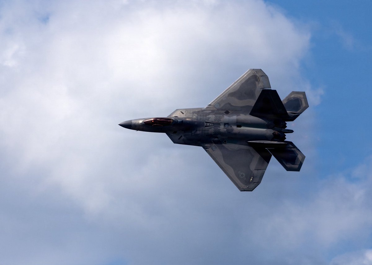 US2ndFleet's tweet photo. NAS Oceana Air Show

The U.S. Navy Blue Angels and U.S. Air Force F-22 Raptor Demonstration Team participate in the Naval Air Station (NAS) Oceana Air Show in Virginia Beach, Sept. 20, 2026. 

#C2f #USNavy #NASOceana  #USAirForce https://t.co/70VCjDnsjd