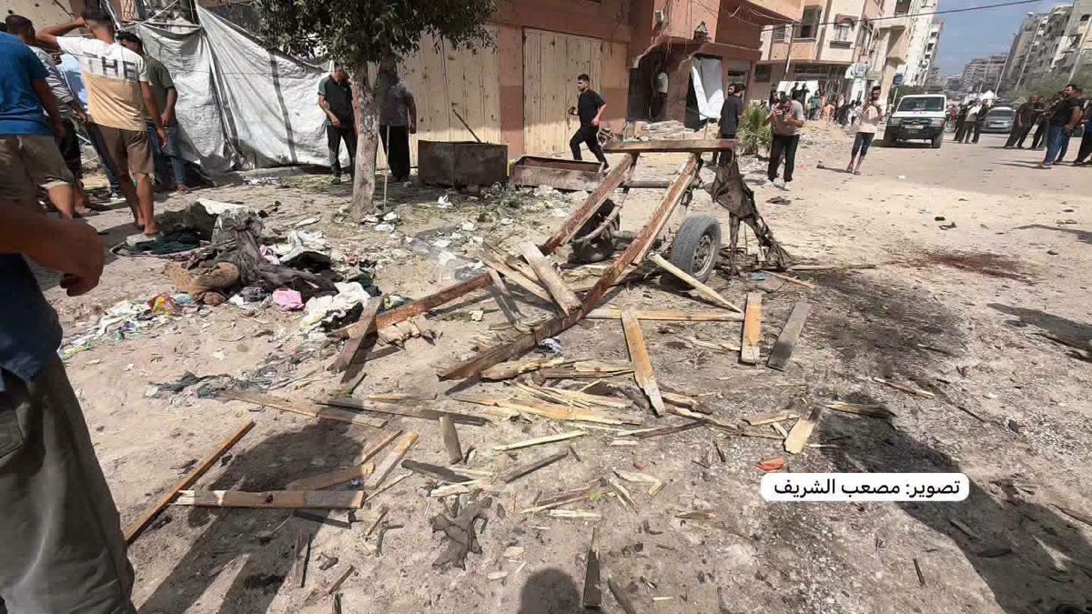 Astridueil's tweet photo. 🚨 Breaking | Al-Shifa Medical Complex: 4 people were killed and others injured in an Israeli strike that targeted a vehicle towing a trailer in the Tel al-Hawa neighborhood of Gaza City https://t.co/s3OUuZDUh0