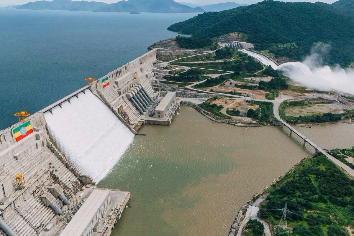 menwuyeletEthio's tweet photo. The Grand Ethiopian Renaissance Dam (#GERD) isn't just for Ethiopia—it's a game-changer for all of East Africa! 

✍️ Affordable, clean energy exports to Kenya & Djibouti
✍️Crucial flood control & silt reduction for Sudan
✍️Regulated, year-round water flow for agriculture

The GERD is a true catalyst for regional integration and shared prosperity! 
#Ethiopia #AfricaRising #Nile #GERD