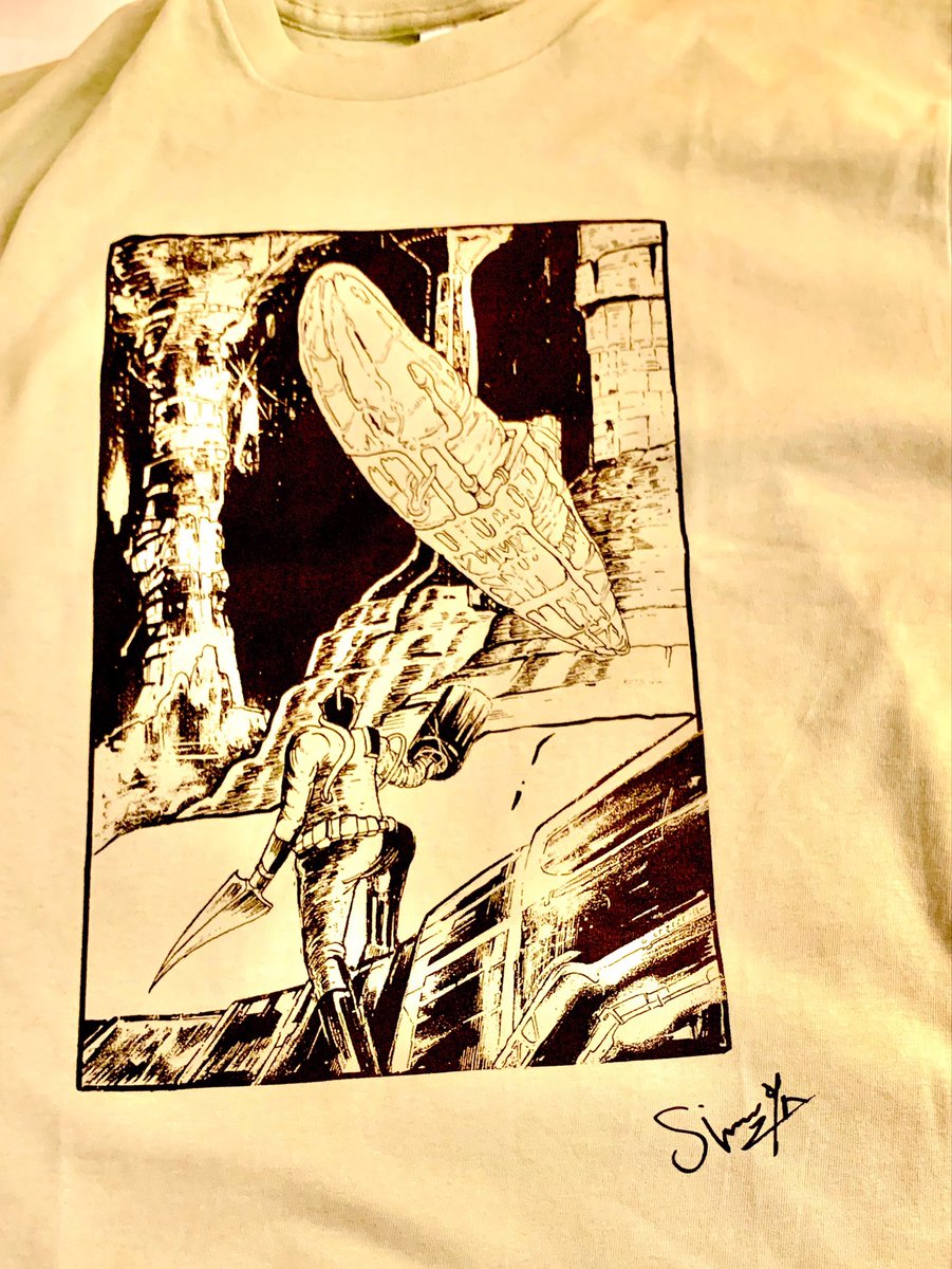 supaikatudu's tweet photo. @izumiyaTV 今更ですが、購入したTシャツ(*'▽'*)サイン付きでした☆♪
淡いグリーンがうまく写りませんでした💦 https://t.co/Cf69tz4iH0