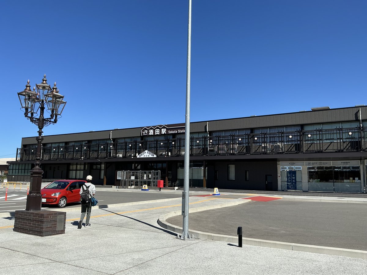 tw4791's tweet photo. 久しぶりに羽越を下り酒田駅まで

駅前がスッキリしてるし
鶴岡駅周辺にあった農協倉庫群が無くなっていた https://t.co/wKx8P4X0Td