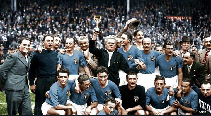 Teebets1's tweet photo. 🧵 Italy’s Double World Cup (1934 &amp; 1938)

Italy didn’t just win one World Cup in the 1930s.
They won two in a row. 🇮🇹
The first team ever to do it.

1934: Italy hosted.
Coach Vittorio Pozzo built a side on discipline and the Metodo system. https://t.co/ePWwdSanYP