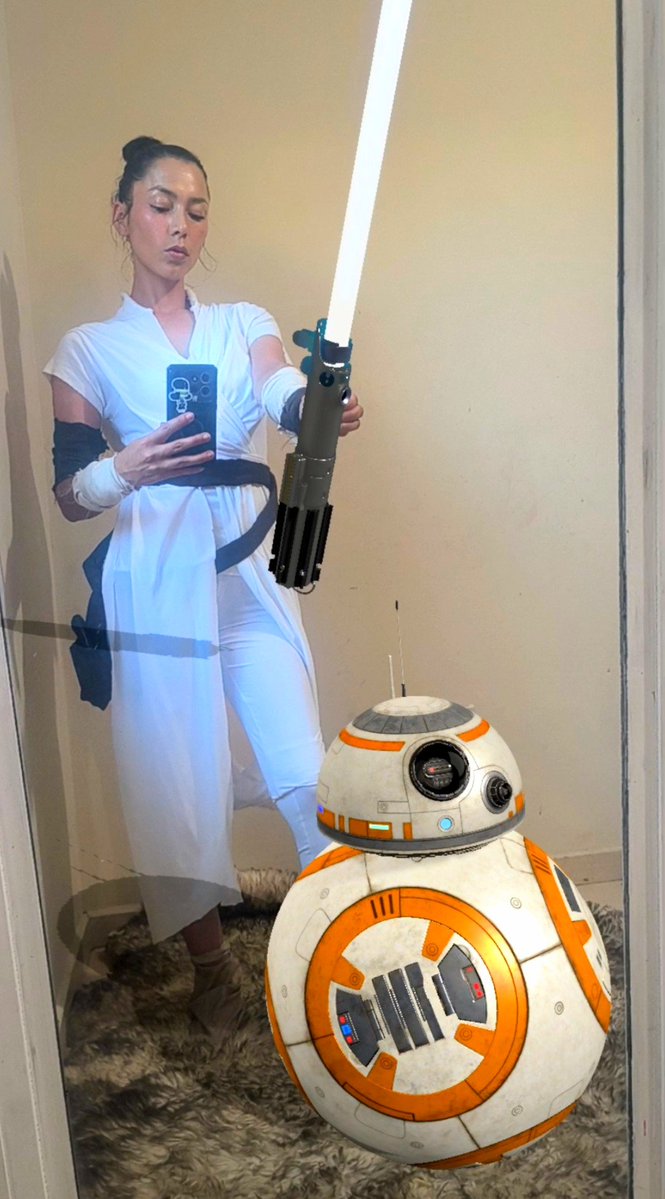 claritzhalatina's tweet photo. Good morning 🩵🌞☕
A little look at my first attempt at a Rey cosplay. 🙃
I have a few unfinished cosplays, others I didn’t like, and plenty of failed attempts 😅. But I guess all that trial and error is also part of growing and improving.
#rey #starwars #veve #cosplay #Ar https://t.co/GXGSx25xkU