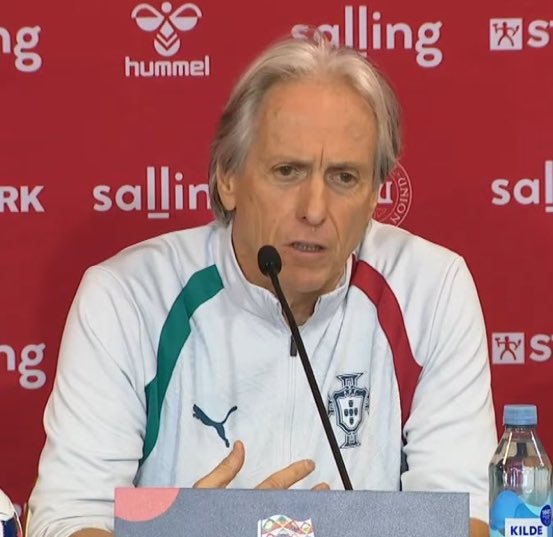 TheNassrZone's tweet photo. And what about the fans? And Cristiano leaving after the match? And what about the meeting?

Jorge Jesus:

“You, so to speak, forced me to speak with Cristiano about an issue that didn’t exist in the first place.

Because you keep talking about this so much in Portugal, and honestly, I don’t understand what’s going on!

There was nothing to discuss.

And what we talked about was exactly what he said on the first day during our press conference.

He told me:

‘You decide. If you want me to play, I’ll play.

If you don’t want me to play, I won’t play.

If you want me to go into the stands, I’ll go into the stands.’

That’s exactly what happened between us.

As for the president, it’s completely normal for him to be here. The club president and the federation president should be with the national team.

And because of everything that was being said in Portugal, he wanted to know what had happened, right?

But Cristiano and I had already discussed it after dinner.

And the truth is, the problem is that there was never a problem in the first place.”