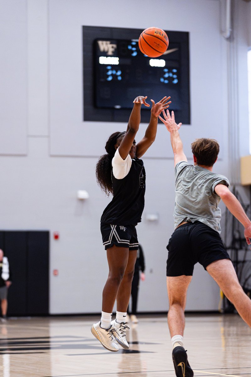 WakeWBB's tweet photo. Prep work 💪 https://t.co/6xkn3mUTUP