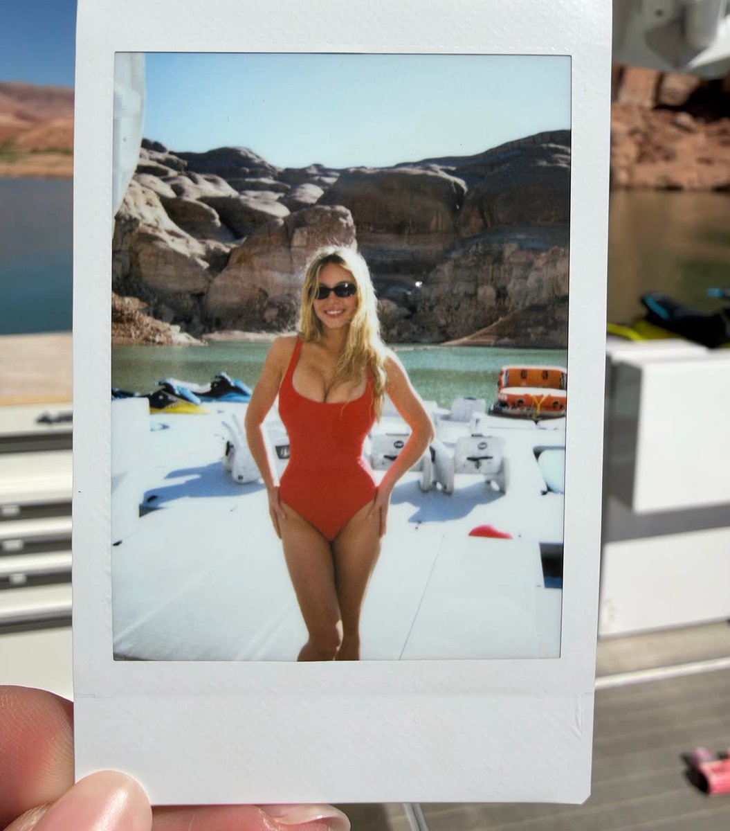beautifulcelebz's tweet photo. Sydney Sweeney 😍 https://t.co/P6zz6s5CUf