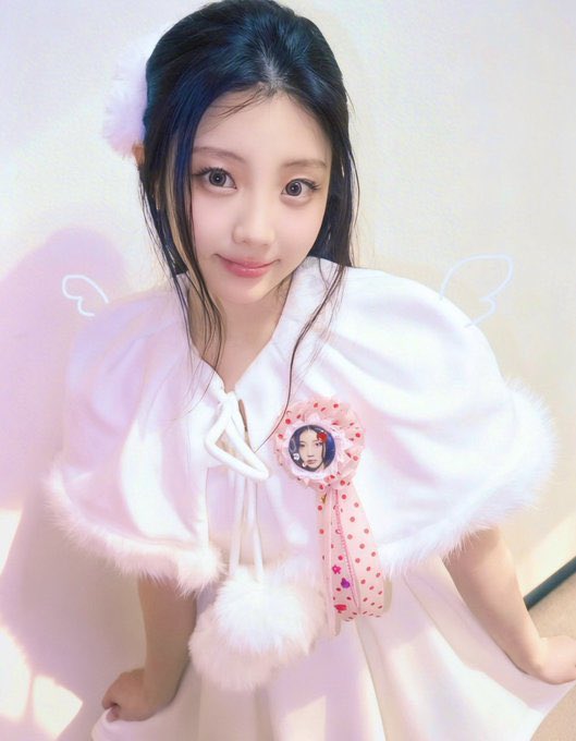 _woonhe's tweet photo. There’s something magical about the way my quiet confidence glows — soft, natural, and beautifully real 🌸 Bright eyes, soft smile, and a heart that shines without trying. Sometimes the sweetest moments are the quietest ones. https://t.co/r5iFHIQlJD