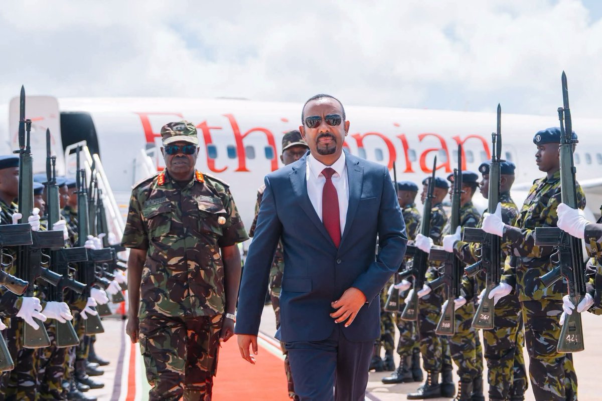 MereditFernand3's tweet photo. Prime Minister Abiy Ahmed arrives in Kenya this morning ahead of the groundbreaking ceremony for the Lamu Refinery. 

#PMOEthiopia

ሰውየውን  የኢትዮጵያ ሐገሬን እንቁ ድንቅ መሪ  ማንችሎት  ብለነዋል ደንቆሮ ደደብ  ሰለሆኑ እነሱ ተጣመረው ኢትዮጵያን ሊያፈርሱ  የማይነቃነቅ ተራራ ሲገፉ ሰውየው  ታላቋን ገናናዋን  ኢትዮጵያ  ሐገራችንን  ይገነባል :: 
በእውነት ፈጣሪ እንዲህ ሰውን ሰማይና ምድር አደረጎ  ይፈጥራል ወይ ?