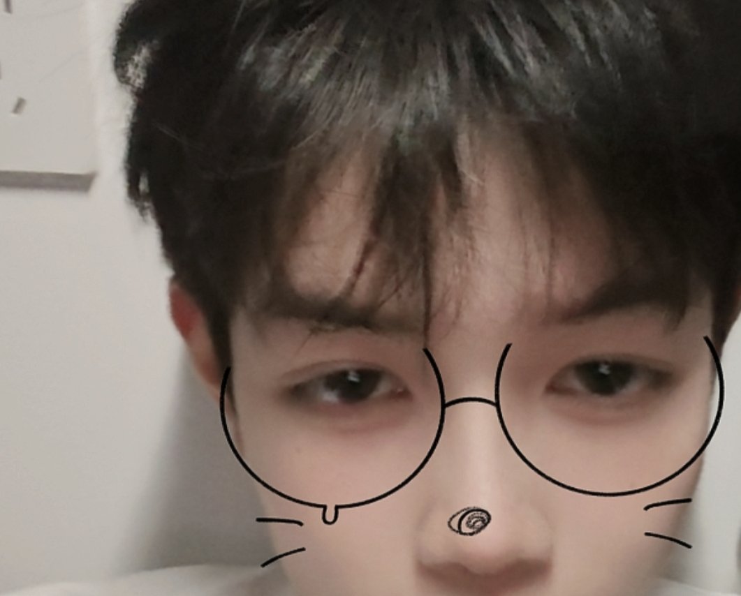 Yvers716's tweet photo. 为什么会这么难过😔＃正太 ＃小男孩 #露出 https://t.co/0YrgwwJCDN