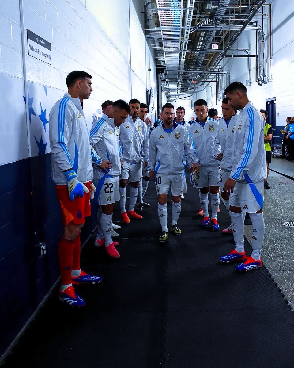 fcbfn_live's tweet photo. 🚨 BREAKING: Every Argentina player will wear the custom Lionel Messi No. 10 shirt in the tunnel before kick-off on October 6th.

The most legendary farewell is about to unfold. 🥹❤️ https://t.co/cRvUbcc8AU