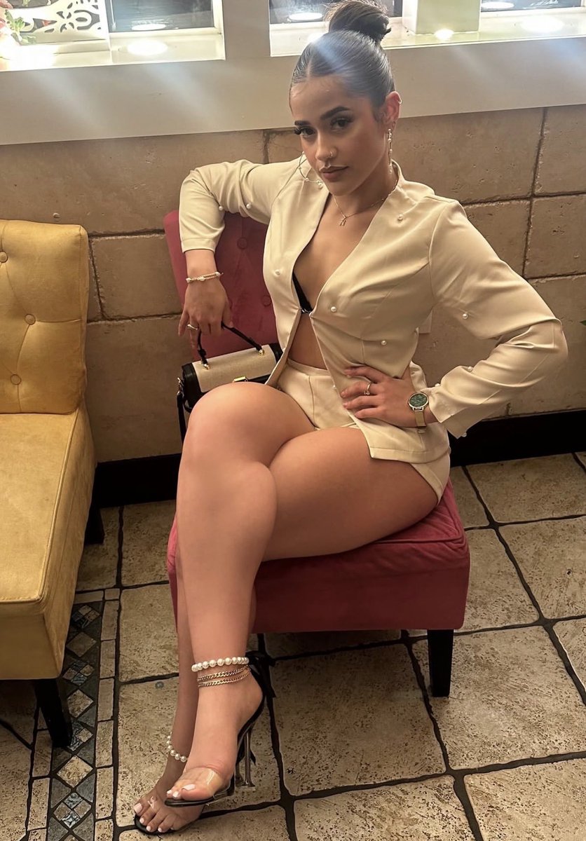 lolawhiteu99f's tweet photo. Sittin pretty 🤍 https://t.co/z7DP7OBGdl