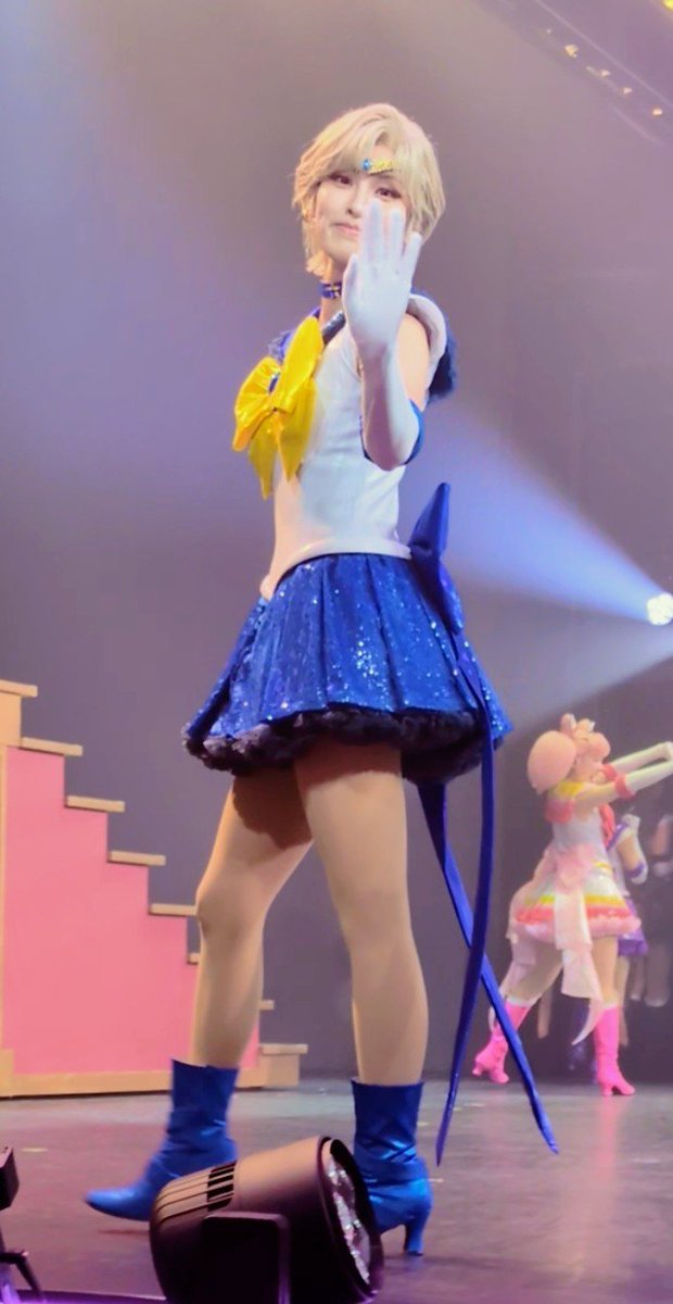 sonovinvin's tweet photo. 志奈ヌスさまの背中越しの力強い鋭い視線もやわらかい優しい眼差しも、どっちもスーパー大好き💛💙
神席✨でセーラー戦士達に守ってもらったから、おばちゃんもう怖いものない‼️
毎日頑張れる(ง •̀_•́)ง💪🏻‼️

素敵なステージありがとう❣️✨️

 #美少女戦士セーラームーン
 #シャイニングシアター https://t.co/jjN0FJPsuI