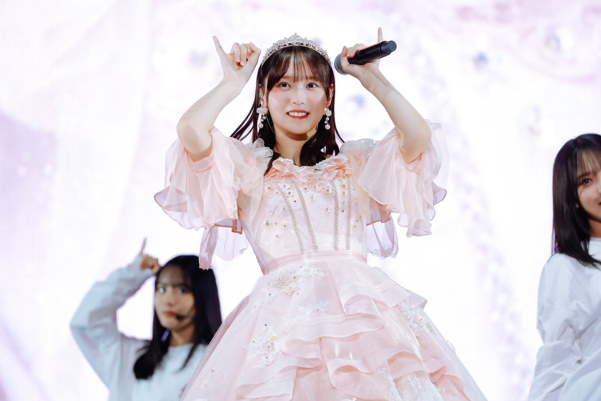 oricon's tweet photo. 「唯一無二の存在」櫻坂46増本綺良
8年のアイドル人生に幕✨

「尊敬する先輩の最後の1曲」披露も

📸ライブ写真37枚＆レポート
https://t.co/Wrgz01H4T3

#増本綺良卒業セレモニー🦎 https://t.co/c9GFGyEJSp