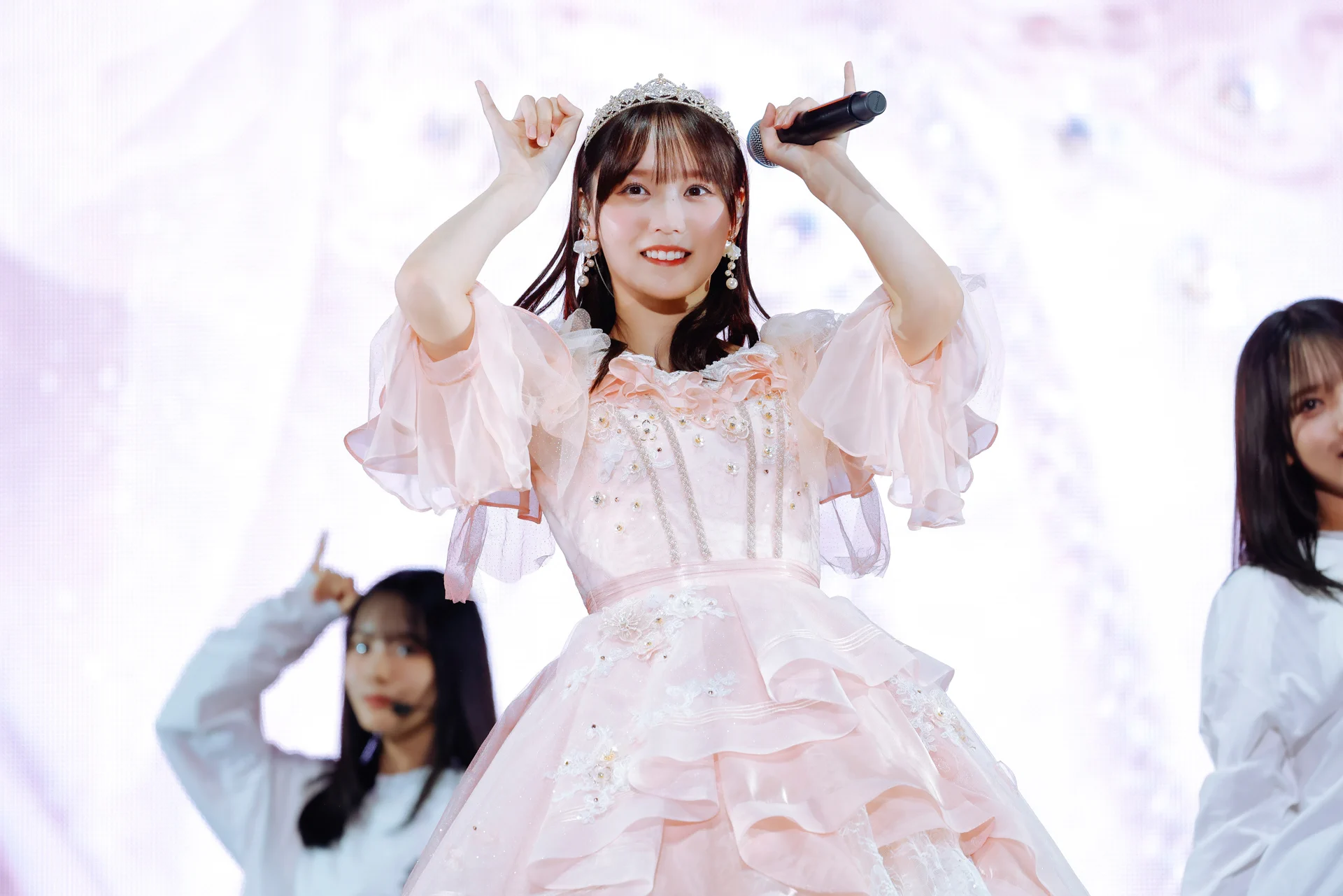 最終価格　櫻坂46 増本綺良　直筆　 5thAnniversaryドレス 櫻坂46増本綺良、8年アイドル活動に笑顔で卒業