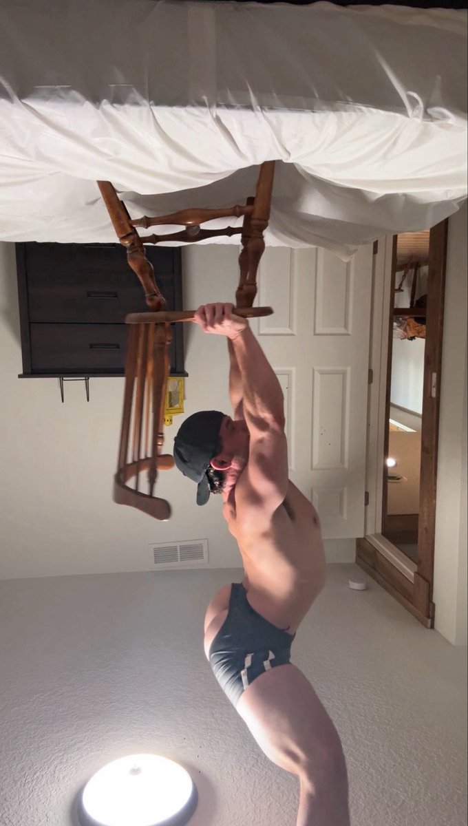 THIGHMNT's tweet photo. Upside down cake has always been an American "DESSERT" https://t.co/hIpvtLt3ji