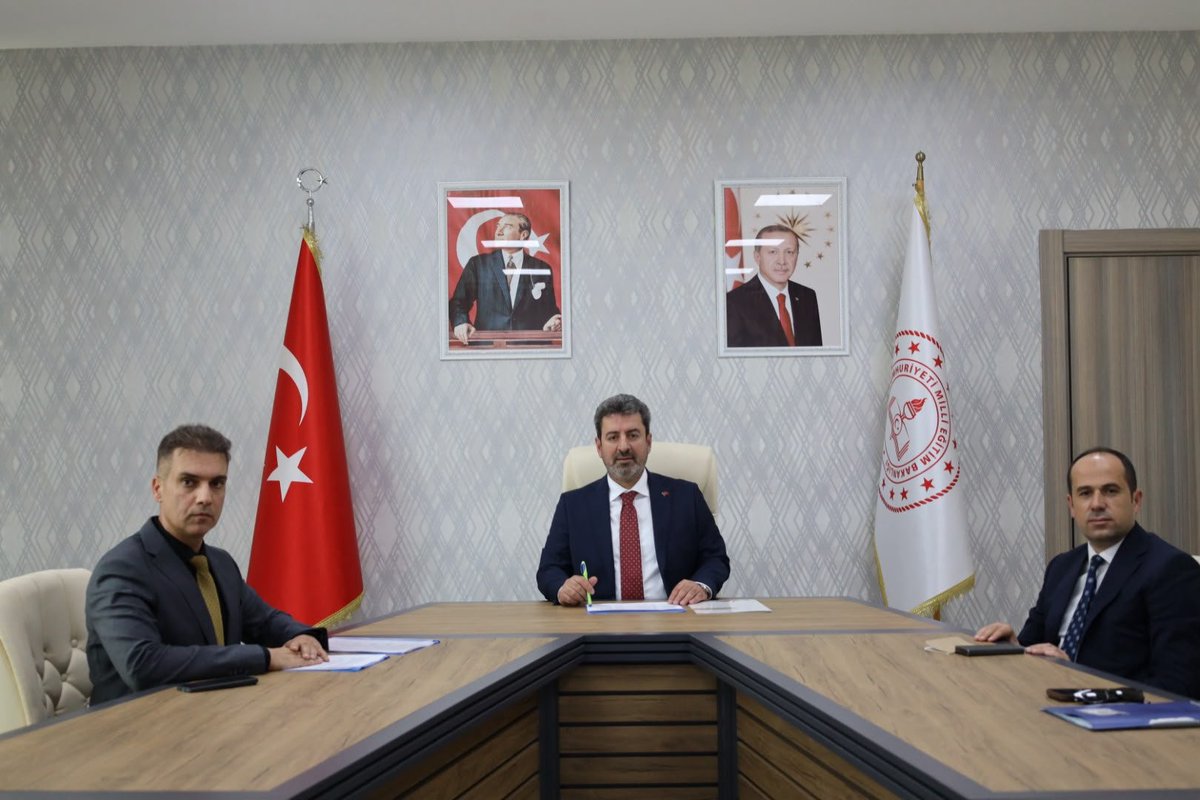 mebtegm's tweet photo. Genel Müdürümüz @ebubekirsavasci, Türkiye Yüzyılı Maarif Modeli İzleme ve Değerlendirme Komisyonu ile bir araya gelerek temel eğitim kurumlarındaki uygulamalara ilişkin izleme ve değerlendirme çalışmalarını değerlendirdi.

📍Diyarbakır

@tcmeb
@Yusuf__Tekin
@farukyelkenci https://t.co/wKq5SbHD2q