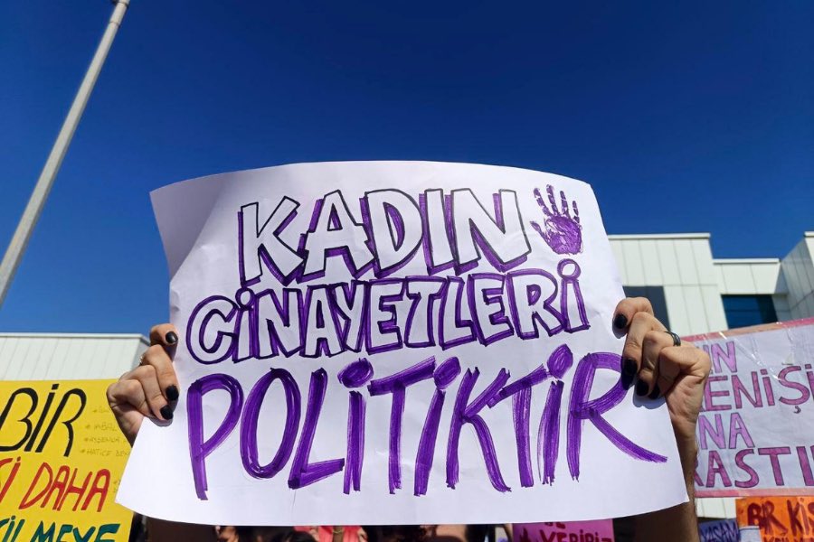ToplumsalMht219's tweet photo. Son 10 günde 13 kadın katledildi! https://t.co/EXwhwR2wfL