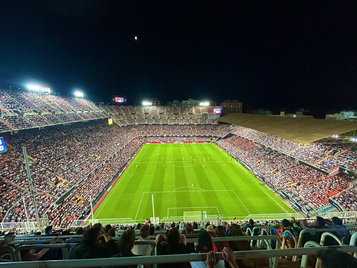 seangroundhops's tweet photo. One year ago I visited the best stadium I’ve ever been to.

I spent the whole game in awe of the ground. There’s nowhere like it. If you haven’t been, plan a visit before they move next summer. It’s incredible.

Valencia CF 1-2 Real Oviedo
Estadio De Mestalla 😍 🇪🇸 https://t.co/4ai7Dn1b9H