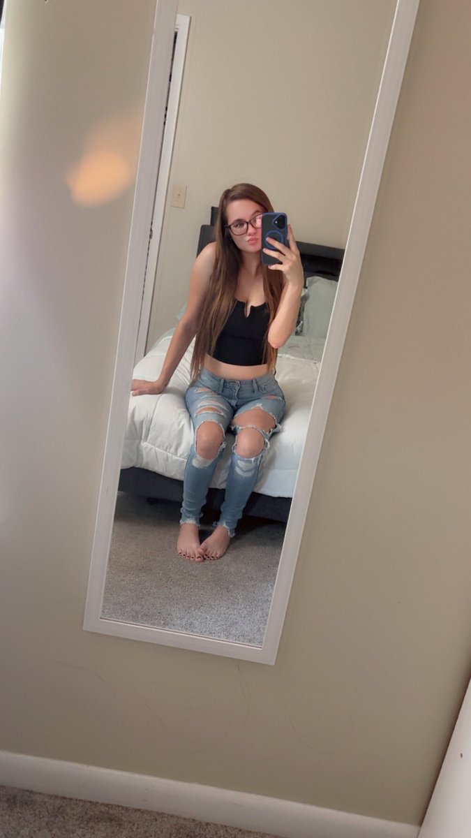 Prettyyyybb's tweet photo. 👻|| spoiiledd.brat 
Active 💋
#spoilme #spoiledgirl https://t.co/Lyw7Jeyb1U