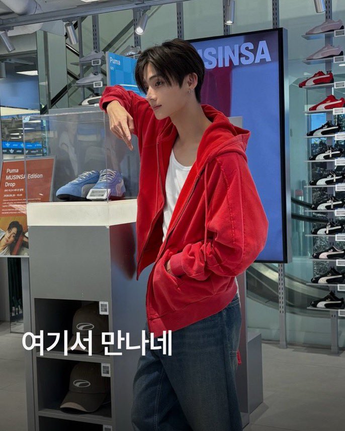 AngelAwon_0508's tweet photo. Two cuties in red ❤️❤️❤️
#AZSD #ALD1 #LEESANGWON https://t.co/iz0a0wCpOa