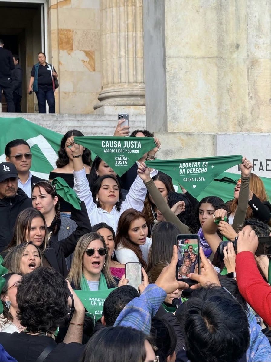 MonstruoComega's tweet photo. @MocaRestrepo7 @MarcoFidelRa Si a la vida, si a Dios y si al derecho al aborto legal , seguro y gratuito en todas las mujeres de mi país 🇨🇴🇨🇴✅✅✅🇨🇴✅ https://t.co/H1zdEVmaRJ