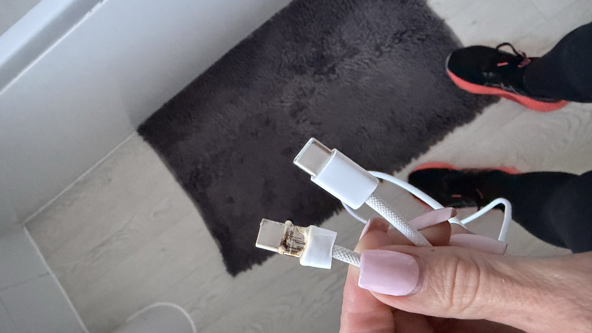 vkhairdesign's tweet photo. Hi Which? I’ve emailed your press team about a consumer story involving my iPhone 17, Tesco Mobile and Apple. My phone suffered charging/heat damage using genuine Apple equipment. The lead was returned for investigation but has now been discarded. I have evidence. Could you look? https://t.co/UMCeK7JMNc