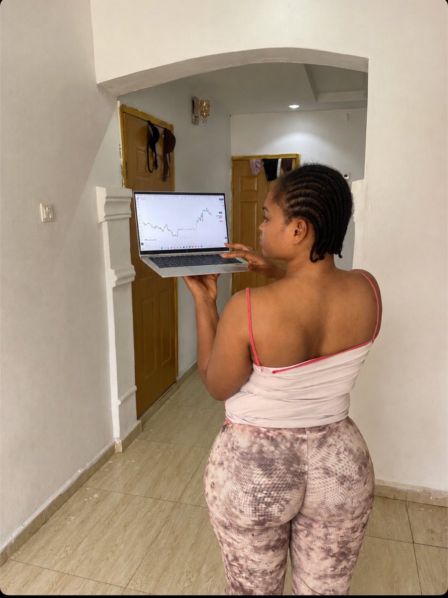 Brattyenori13's tweet photo. Because say I dey X dey fuul no mean say I no take my trading seriously 🥰the goal is to have 900 million in my Opay🙂‍↔️🙏 https://t.co/B384YwC5zI