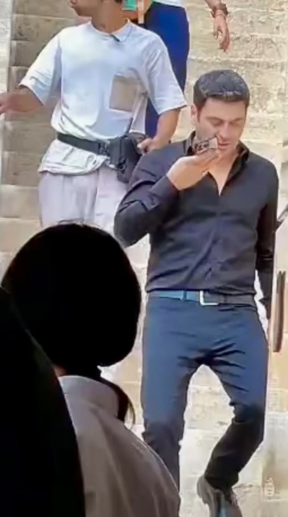stuttersi's tweet photo. TELEFONU TUTUSLARI BILE AYNI BAYILCAM https://t.co/irqsBxfAlr