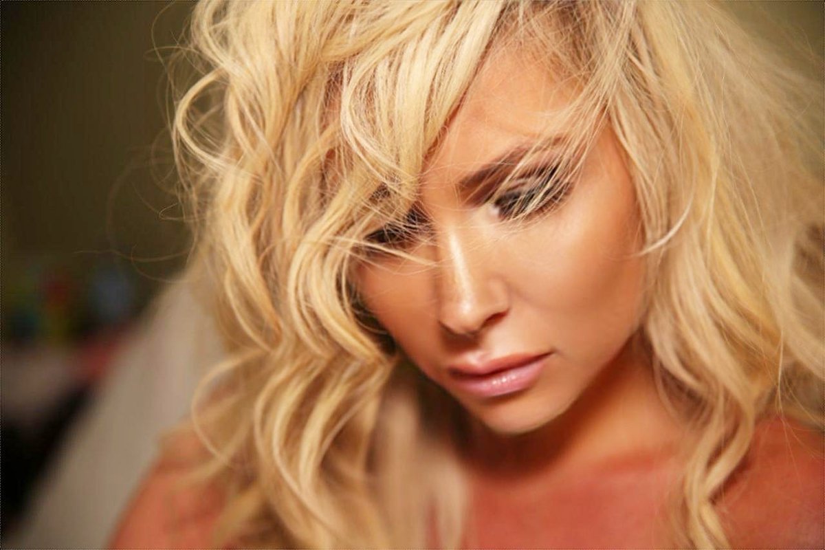 TODDCastPodcast's tweet photo. We talked about Olivia Newton-John, #invisibility, binge-watching, #marijuana &amp; lots more with #model, #writer, host @JacquiChilds! 

Hear the 19 minute #podcast! https://t.co/l4Dt1zIFrg https://t.co/X8Iwxjam2f