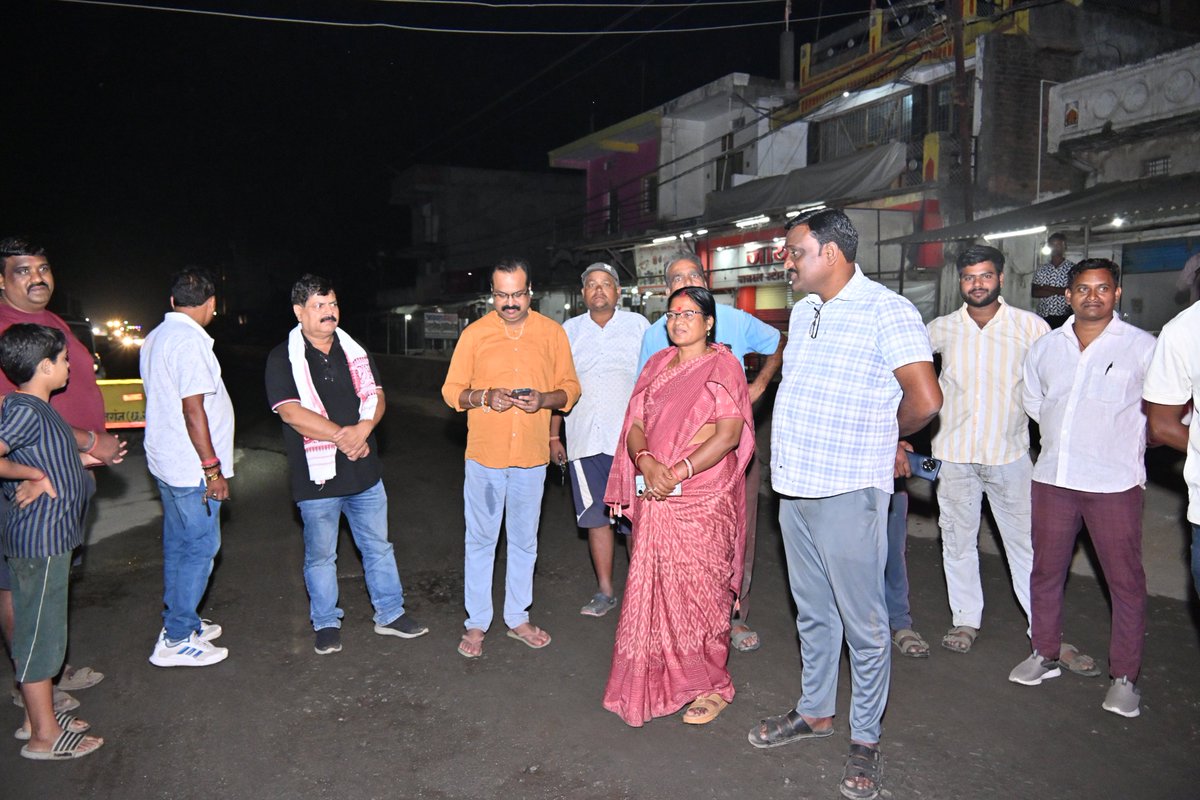 uddheshwari's tweet photo. आज राजपुर विकासखंड अंतर्गत बरियों में NH-343 के निर्माणाधीन सड़क कार्य का निरीक्षण की।

इस दौरान निर्माण कार्य की प्रगति का जायजा लिया एवं कार्य में तेजी लाने तथा गुणवत्ता के साथ समय-सीमा में कार्य पूर्ण करने के लिए संबंधित ठेकेदार को आवश्यक निर्देश दी।

#Samri #Balrampur #BJP4CGState