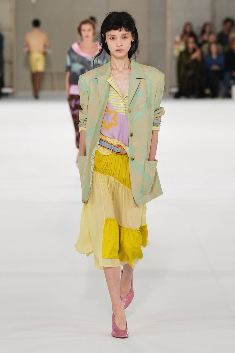 dearvotion's tweet photo. I’m obsessed with how this new Dries Van Noten is bordering on Marc by Marc Jacobs territory. https://t.co/1zGc6jfzBO